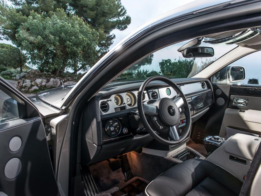  Rolls-Royce Phantom 2012 года  (фото 7 из 38)